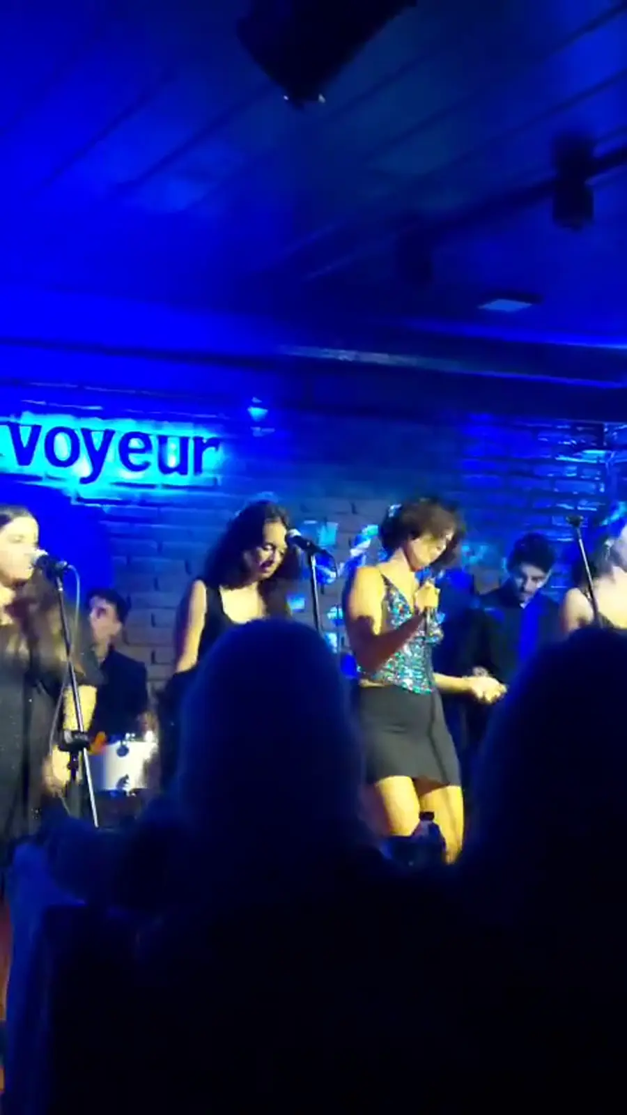 Ladies Night con voces en vivo